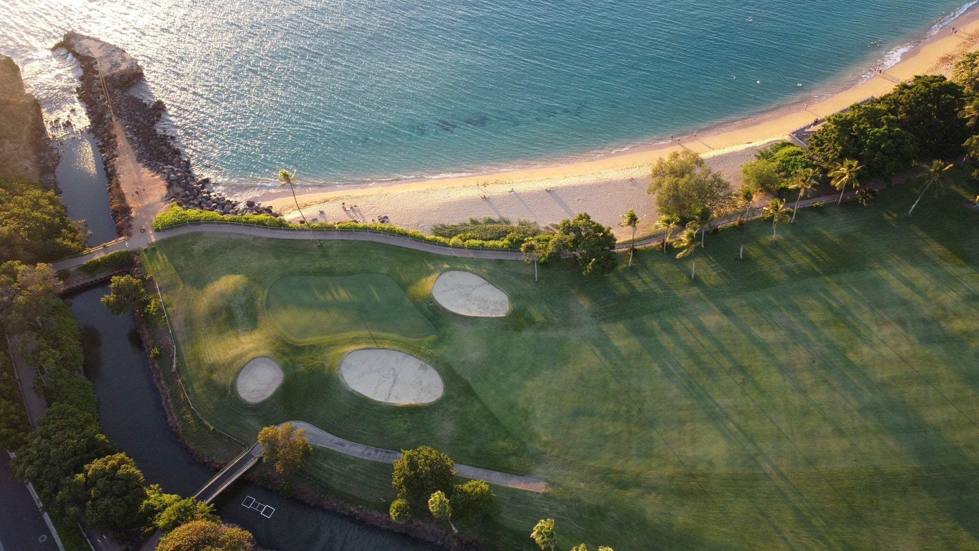 Greens, Oceans, Volcanoes .
Your Dream Golf Round Starts Here.